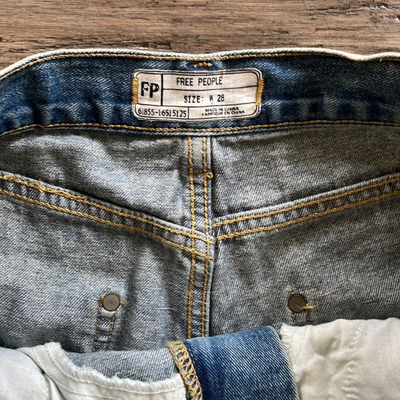 Free People jean shorts size 28 - Picture 3 of 4